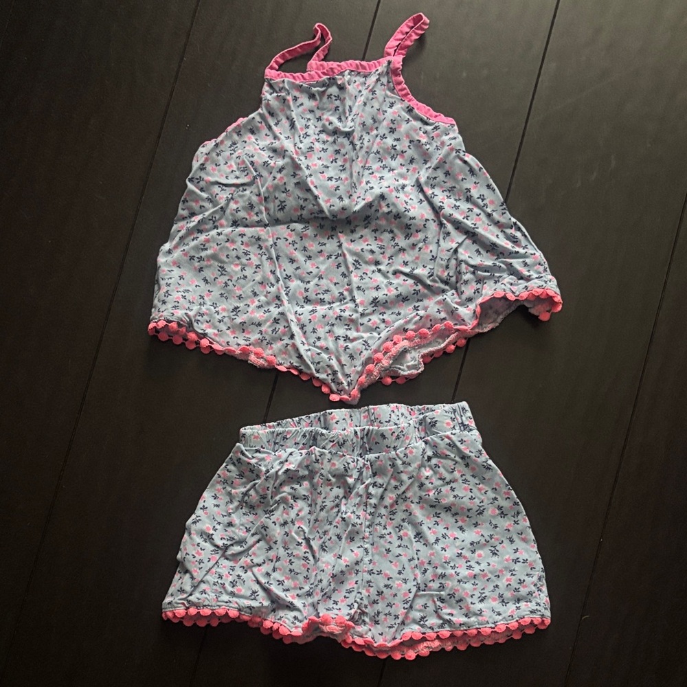 Epic Threads Pink and Gray Floral Outfit